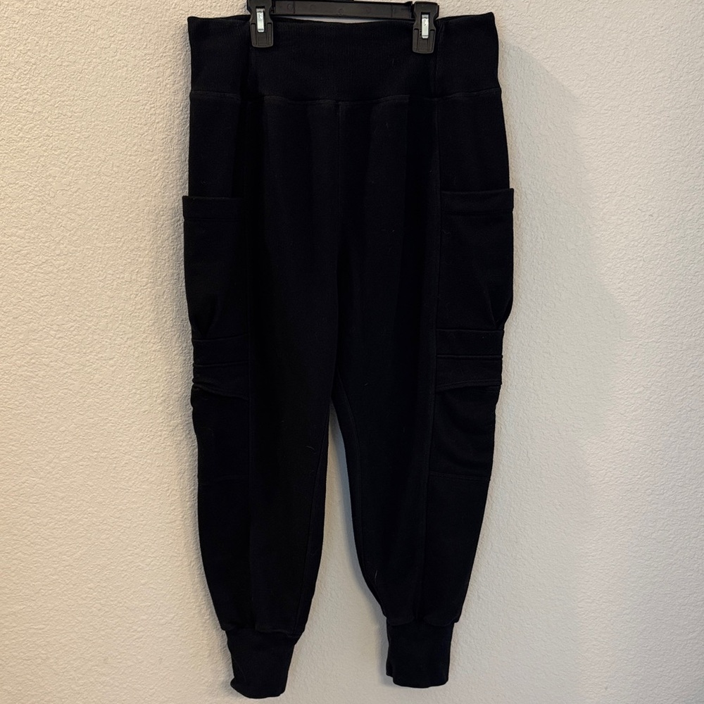 HALARA Black Cargo Joggers